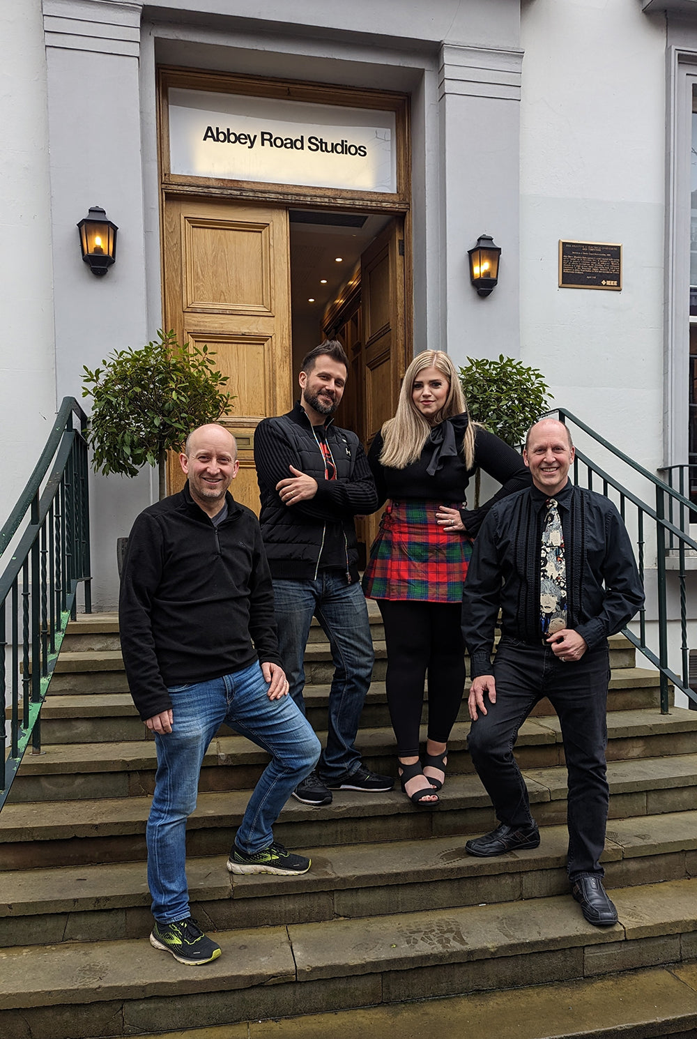 ABOUT Jennifer Thomas Music